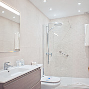 Villa Mar Appartement, salle de bain avec douche