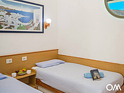 Chambre à coucher avec un lit simple