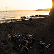 Feu de camp sur la plage à Fuerteventura