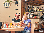 Petit déjeuner au café espagnol Cantina de Mia