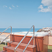Jacuzzi avec vue sur la mer
