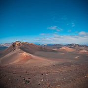 Cratère de volcan rouge Cratère de volcan rouge