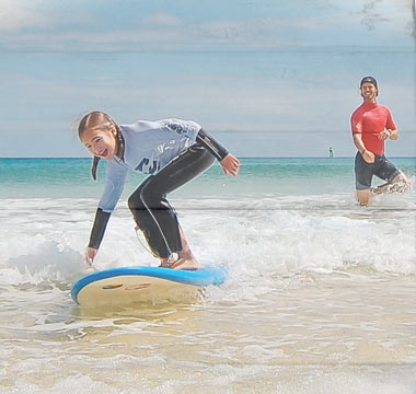 Cours de surf pour enfants à Fuerteventura